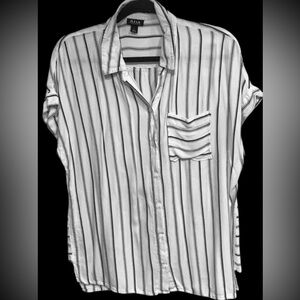 A.N.A. Black and White Short-sleeve Button Down Blouse size Large